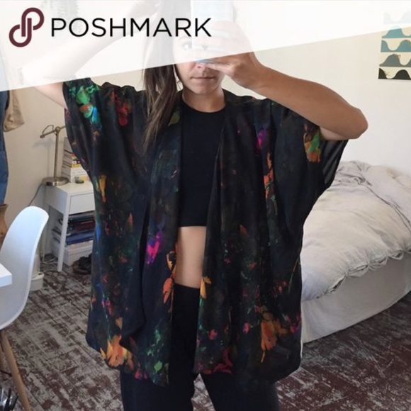 NWOT // Bali Nights Festival Kimono - Picture 1 of 3